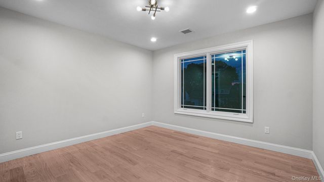 940 Southern Drive, Franklin Square, NY 11010