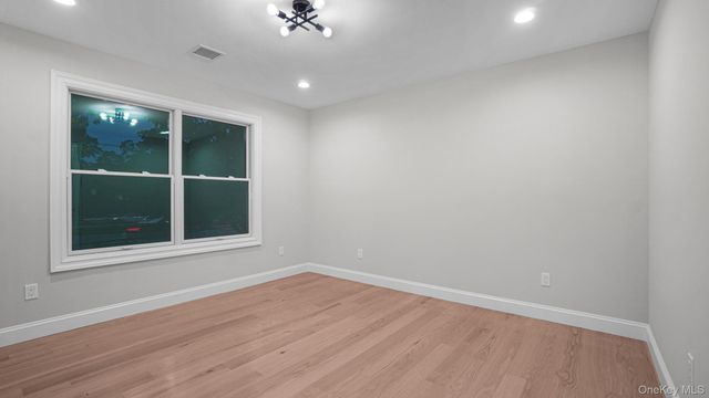 940 Southern Drive, Franklin Square, NY 11010