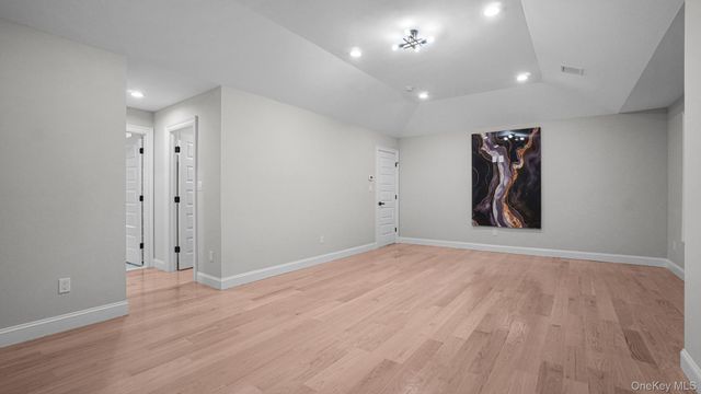 940 Southern Drive, Franklin Square, NY 11010