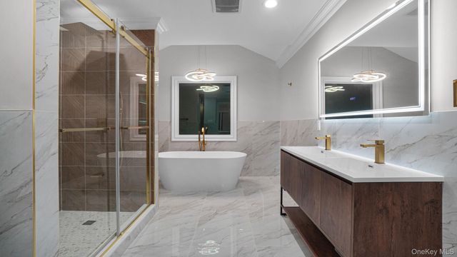 940 Southern Drive, Franklin Square, NY 11010