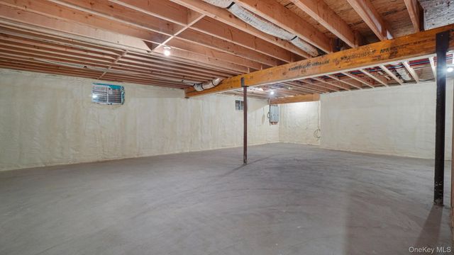 940 Southern Drive, Franklin Square, NY 11010