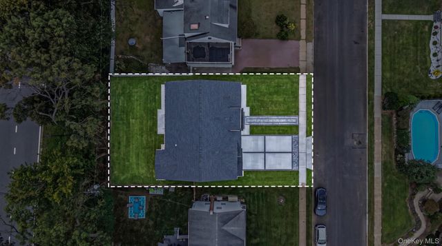 940 Southern Drive, Franklin Square, NY 11010