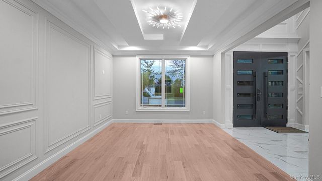 940 Southern Drive, Franklin Square, NY 11010
