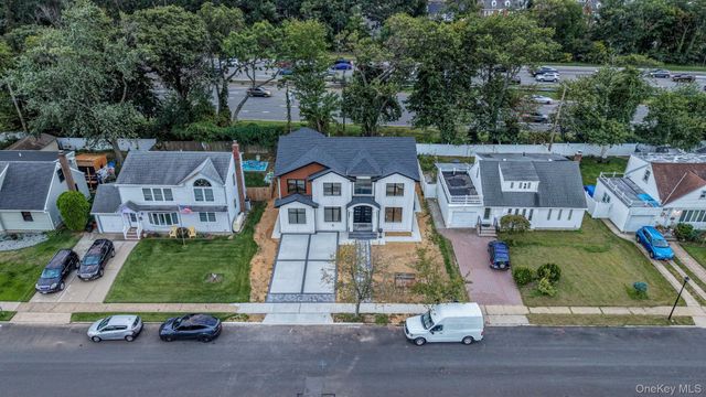 940 Southern Drive, Franklin Square, NY 11010