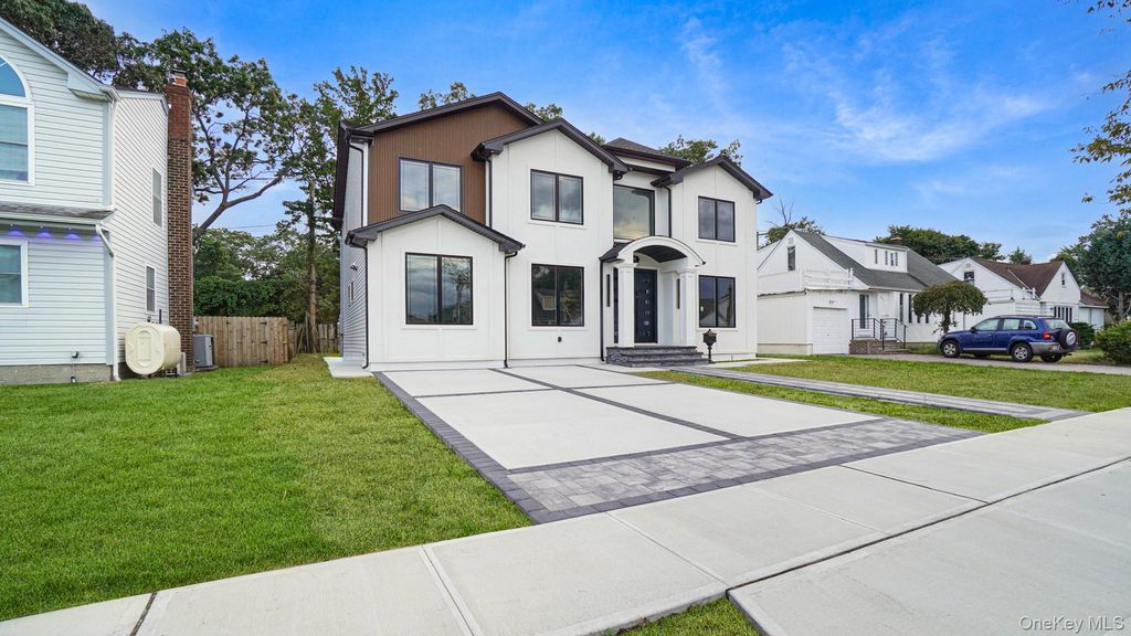 940 Southern Drive, Franklin Square, NY 11010 — photo 3