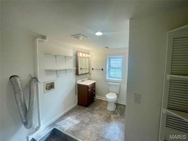 5948 Valley View Road, Bloomsdale, MO 63627