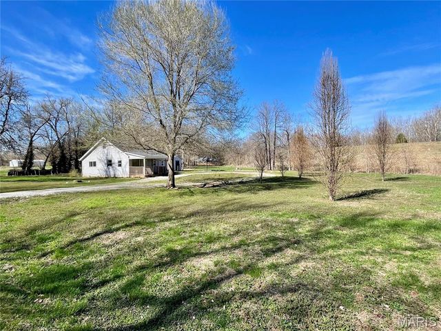 5948 Valley View Road, Bloomsdale, MO 63627