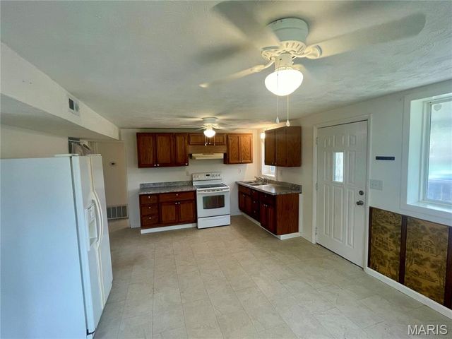 5948 Valley View Road, Bloomsdale, MO 63627