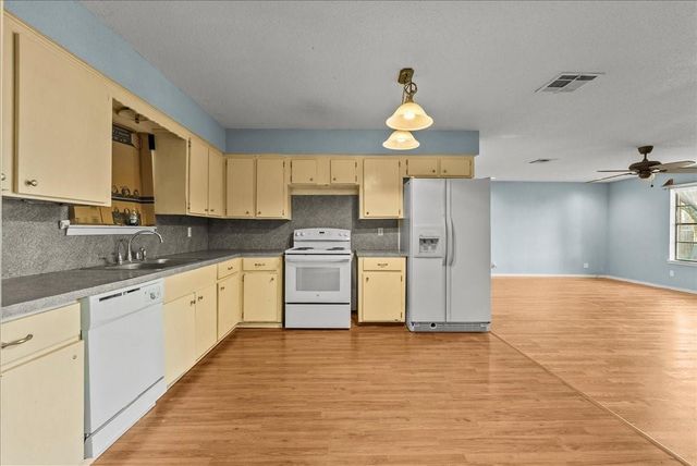 13434 24th Street, Santa Fe, TX 77510