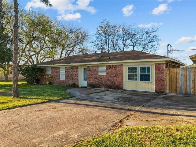 13434 24th Street, Santa Fe, TX 77510
