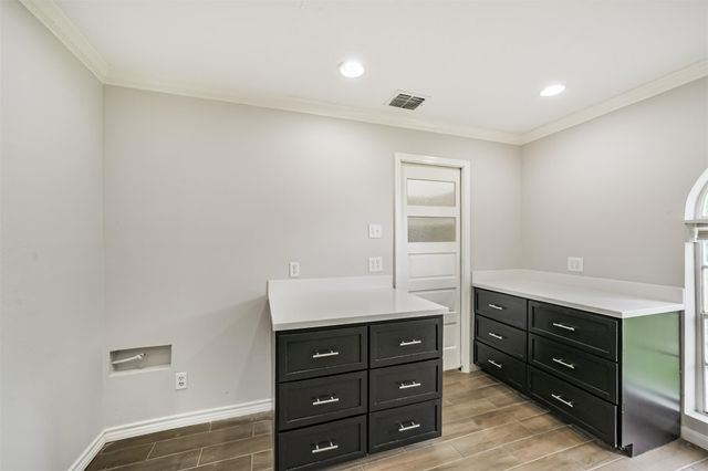 912 Brook Forest Drive, Conroe, TX 77385