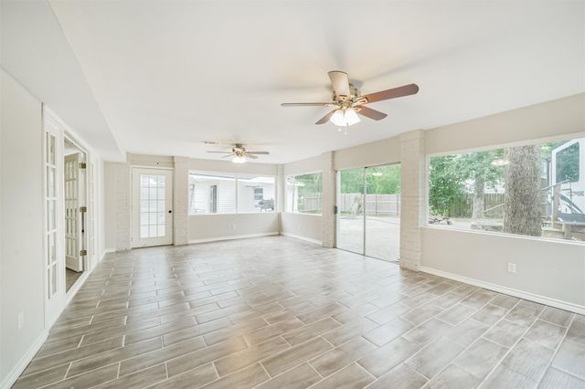 912 Brook Forest Drive, Conroe, TX 77385