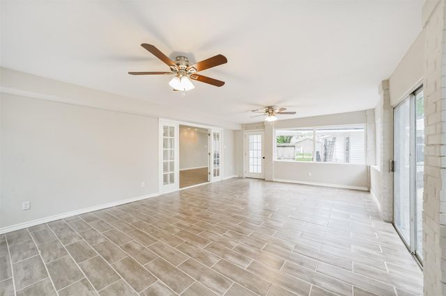 912 Brook Forest Drive, Conroe, TX 77385