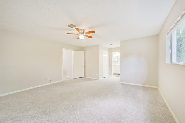 912 Brook Forest Drive, Conroe, TX 77385