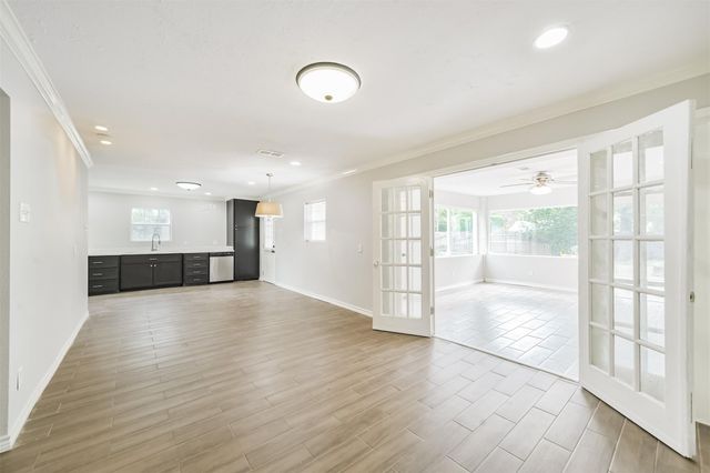 912 Brook Forest Drive, Conroe, TX 77385