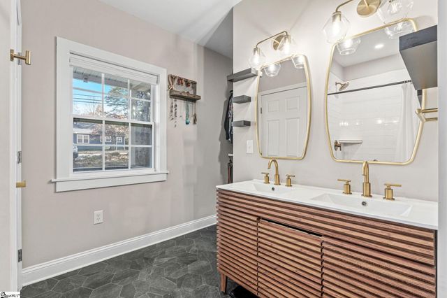 513 Summit Drive, Greenville, SC 29609