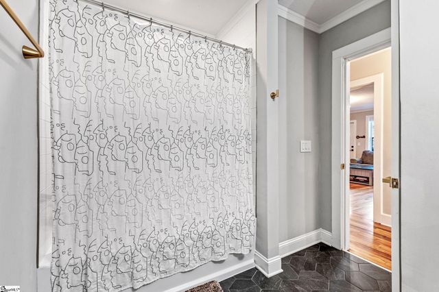 513 Summit Drive, Greenville, SC 29609