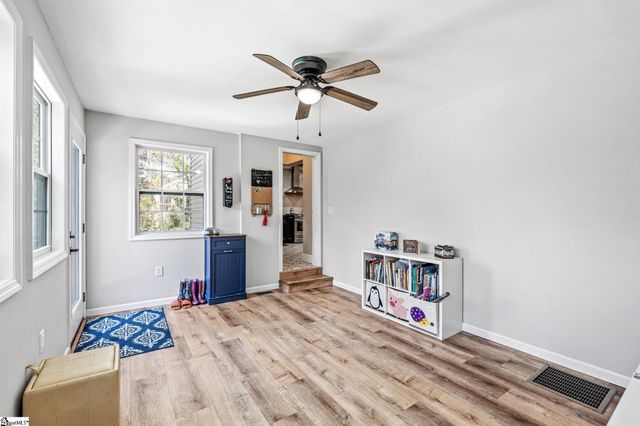 513 Summit Drive, Greenville, SC 29609