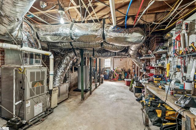 513 Summit Drive, Greenville, SC 29609