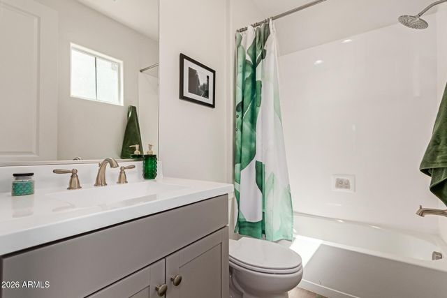 3746 E EARLL Drive, Phoenix, AZ 85018