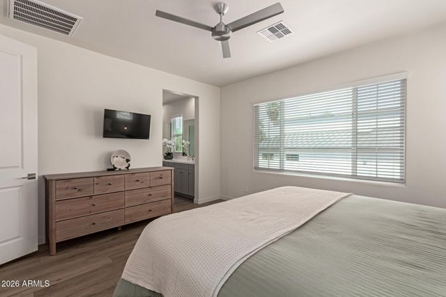 3746 E EARLL Drive, Phoenix, AZ 85018