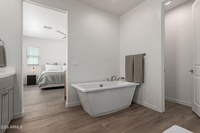 3746 E EARLL Drive, Phoenix, AZ 85018