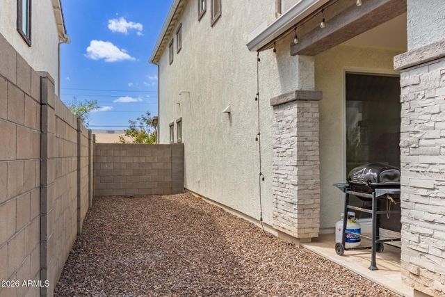 3746 E EARLL Drive, Phoenix, AZ 85018