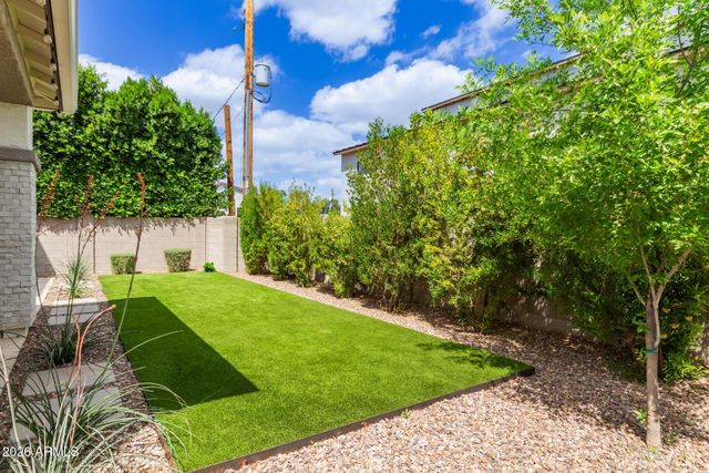 3746 E EARLL Drive, Phoenix, AZ 85018