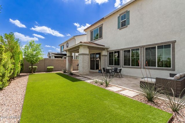 3746 E EARLL Drive, Phoenix, AZ 85018