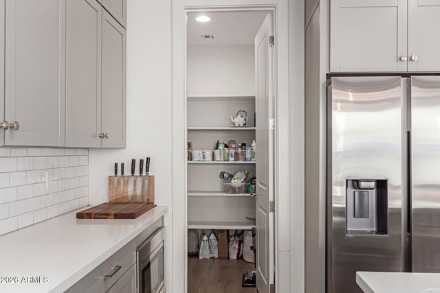 3746 E EARLL Drive, Phoenix, AZ 85018