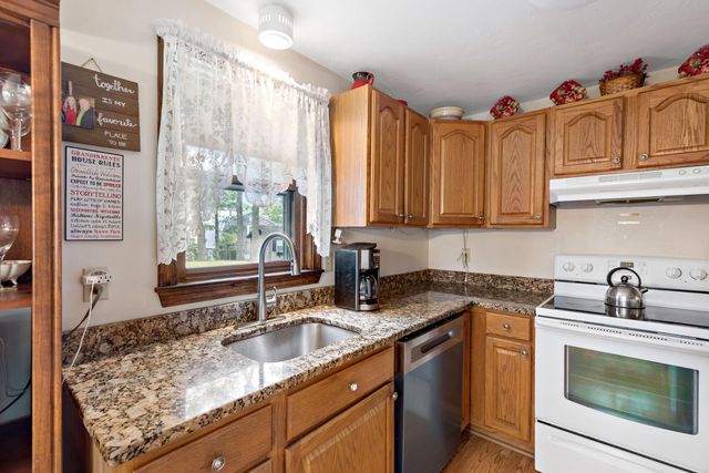 28 Cranberry Avenue, Mashpee, MA 02649