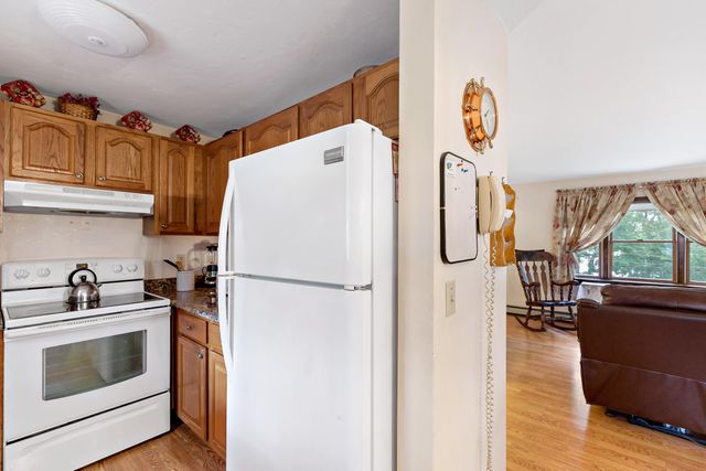 28 Cranberry Avenue, Mashpee, MA 02649