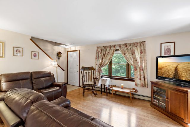 28 Cranberry Avenue, Mashpee, MA 02649