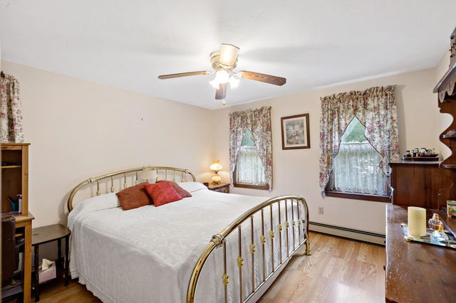 28 Cranberry Avenue, Mashpee, MA 02649