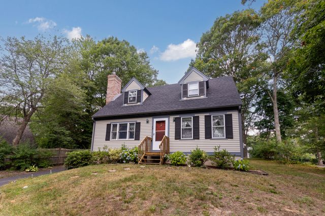 28 Cranberry Avenue, Mashpee, MA 02649
