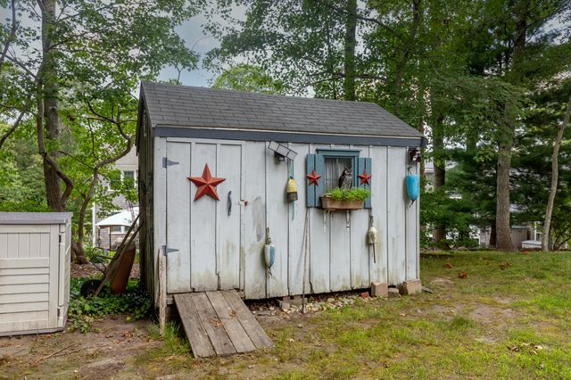 28 Cranberry Avenue, Mashpee, MA 02649