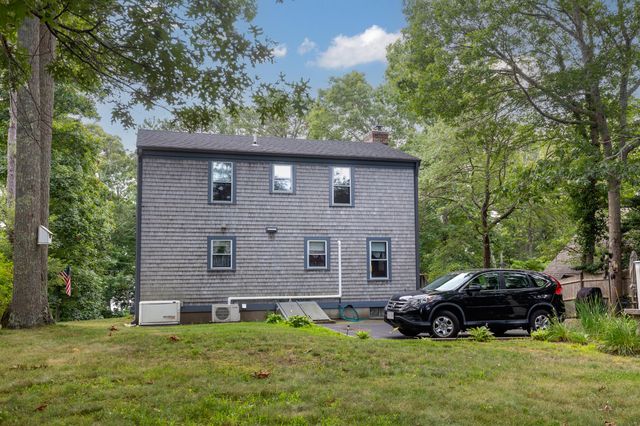 28 Cranberry Avenue, Mashpee, MA 02649