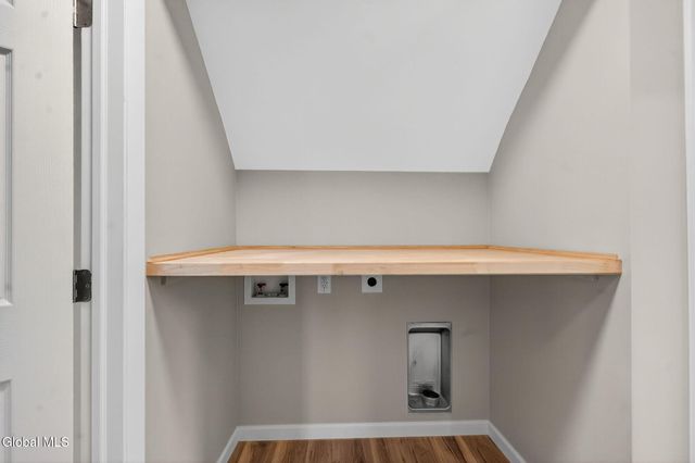 203 Woodscape Drive, Guilderland, NY 12203