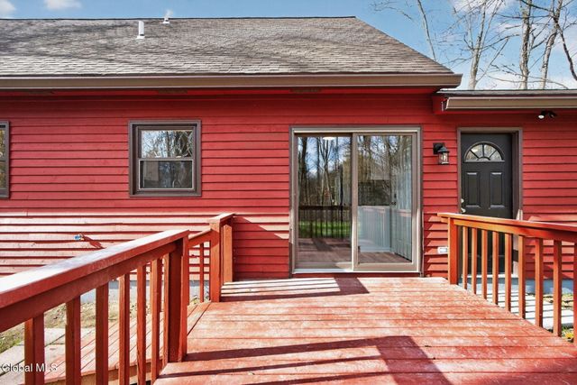 203 Woodscape Drive, Guilderland, NY 12203