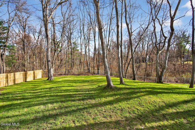 203 Woodscape Drive, Guilderland, NY 12203