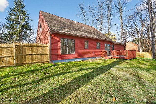 203 Woodscape Drive, Guilderland, NY 12203