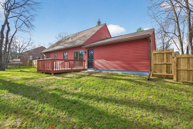 203 Woodscape Drive, Guilderland, NY 12203