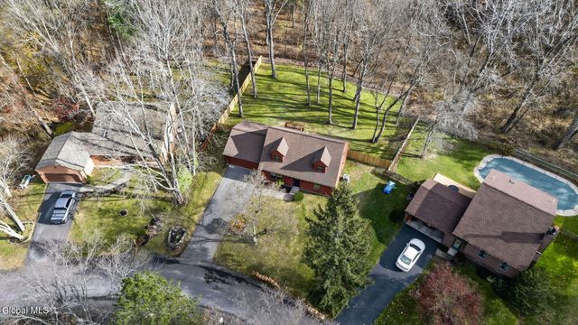 203 Woodscape Drive, Guilderland, NY 12203