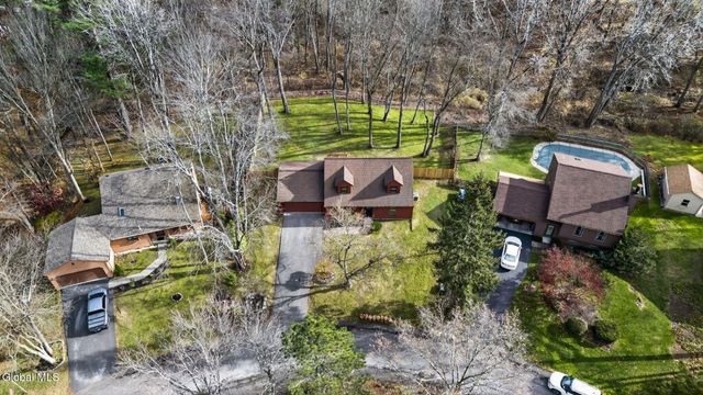 203 Woodscape Drive, Guilderland, NY 12203