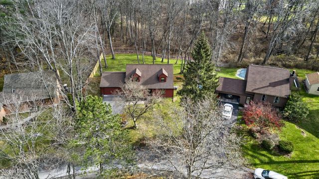 203 Woodscape Drive, Guilderland, NY 12203