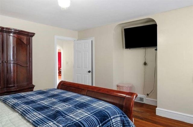 400 Newport Ave Street, Pawtucket, RI 02861