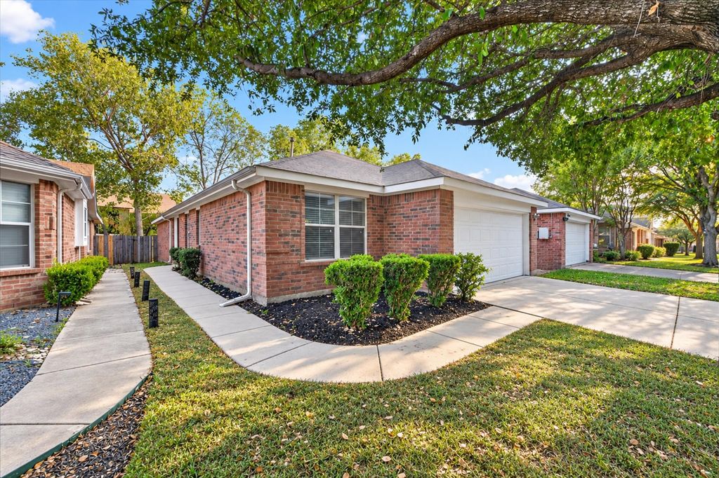 8809 Highland Orchard Drive, Fort Worth, TX 76179 — exterior