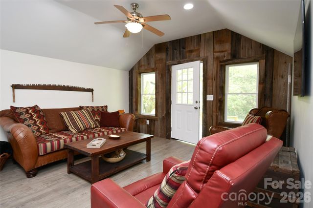 2180 Pigeon Roost Road, Green Mountain, NC 28740