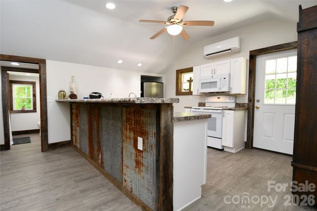 2180 Pigeon Roost Road, Green Mountain, NC 28740