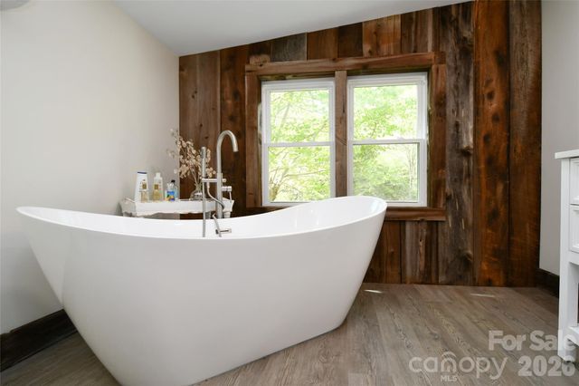 2180 Pigeon Roost Road, Green Mountain, NC 28740
